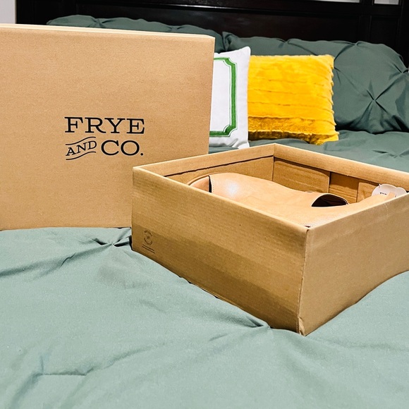 Frye & Co open toe boots - Picture 9 of 9